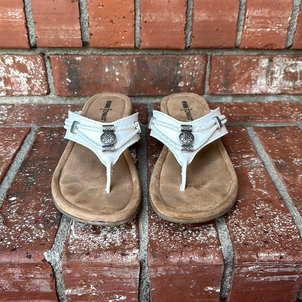 Minnetonka Silverthorne White Leather Women's Thong Sandal Size 9 - Picture 2 of 8